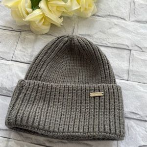 Steve Madden knit gray beanie
